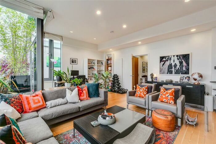 2 Bedroom Penthouse To Rent In Laycock Street, Islington, N1