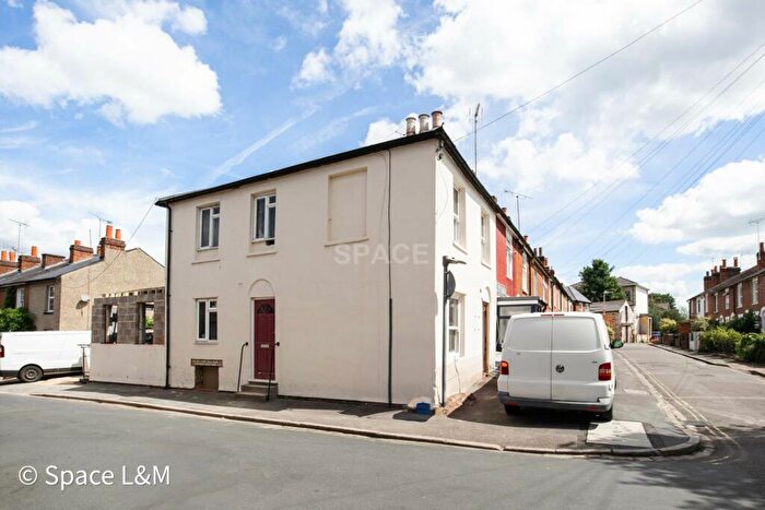 4 Bedroom Semi-Detached House To Rent In St Johns Road, Reading, RG1