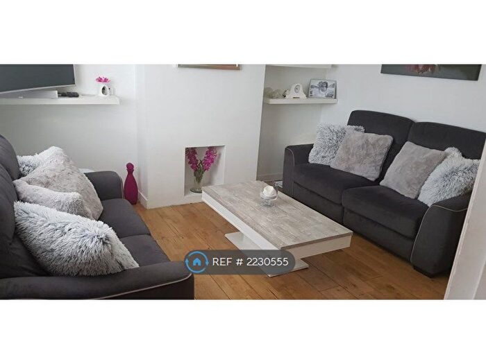 2 Bedroom Terraced House To Rent In Avon Park, Bath, BA1