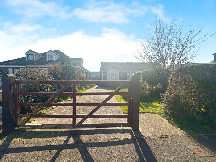 2 Bedroom Semi-Detached Bungalow For Sale In Wheatlands Avenue, Hayling Island, PO11