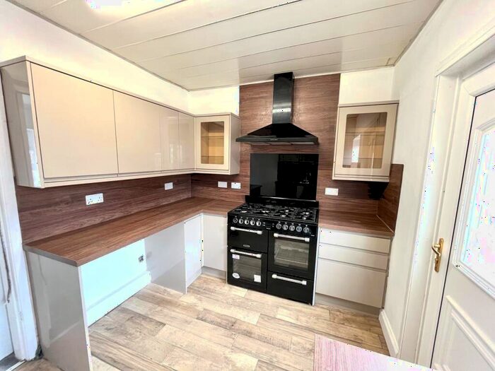 3 Bedroom Terraced House To Rent In Almond Crescent, Gateshead, NE8