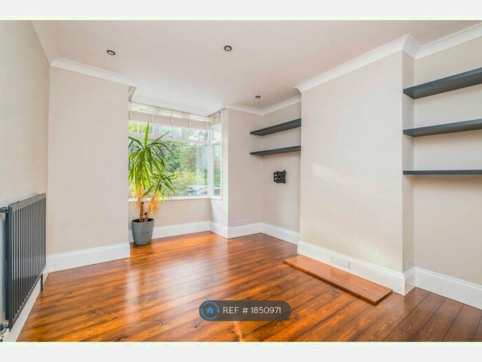 3 Bedroom Terraced House To Rent In Church Road, Addlestone, KT15