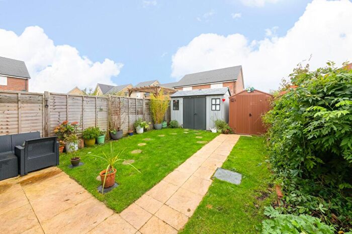 3 Bedroom Semi-Detached House For Sale In Monks Walk, Marcham, OX13