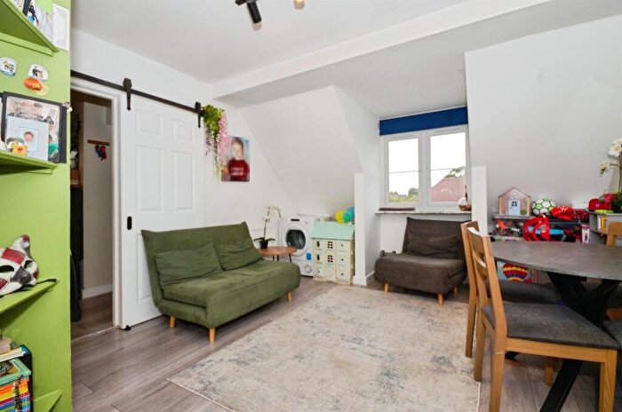 1 Bedroom Flat For Sale In Maybank Avenue, Wembley, HA0