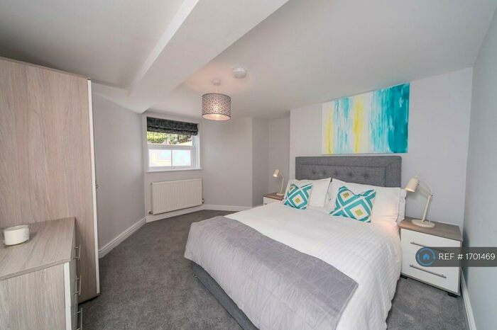 2 Bedroom Flat To Rent In Brownlow Road, Reading, RG1