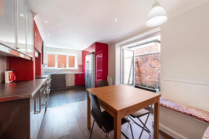 7 Bedroom Terraced House To Rent In Mayfair Road, Newcastle Upon Tyne, NE2