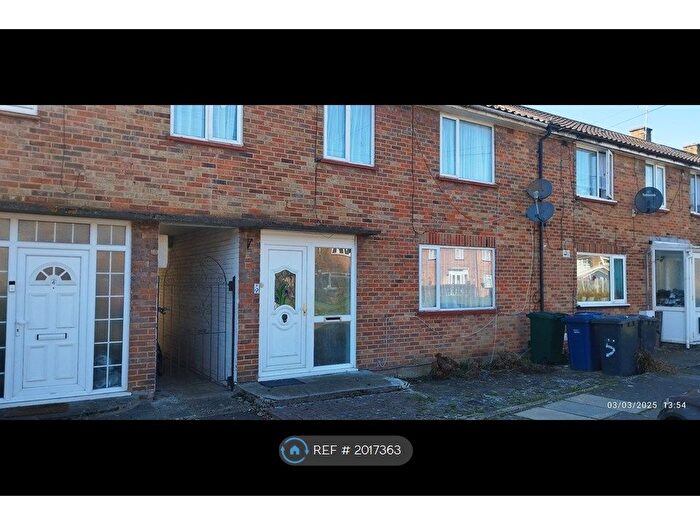 4 Bedroom Terraced House To Rent In Bushfield Close, Edgware, HA8