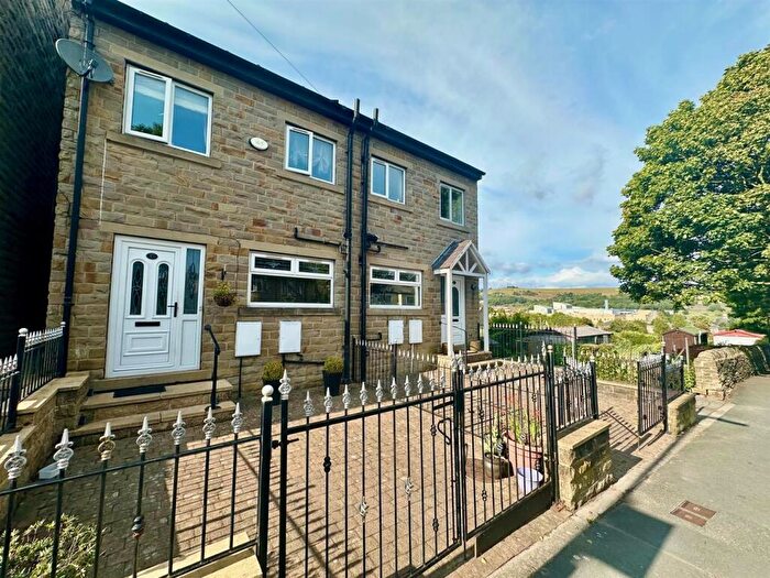 4 Bedroom Semi-Detached House For Sale In Godfrey Road, Skircoat Green, Halifax, HX3