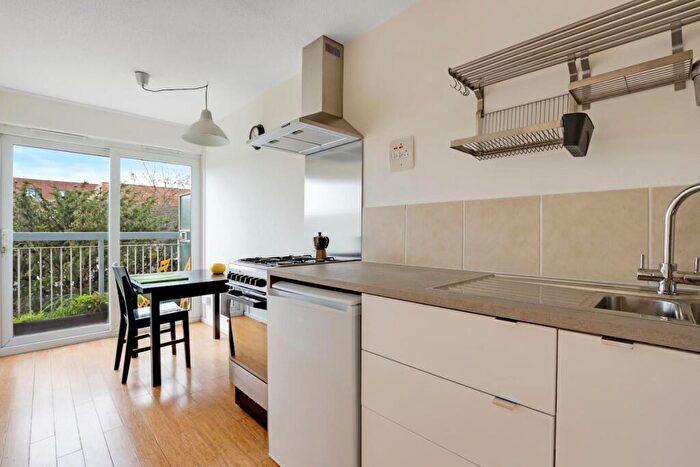 1 Bedroom Flat For Sale In Adamsrill Road, London, SE26