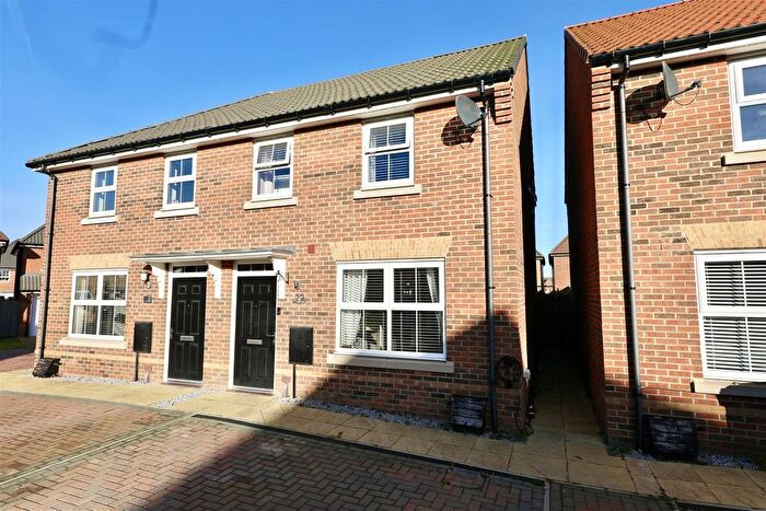 3 Bedroom Semi Detached House For Sale In Waudby Close, Hessle, HU13