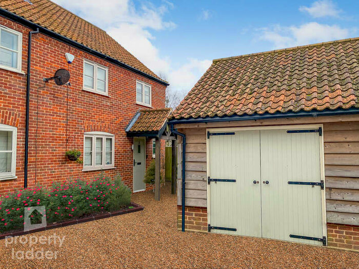 3 Bedroom Semi-Detached House For Sale In Market Street, Tunstead, Norwich, NR12