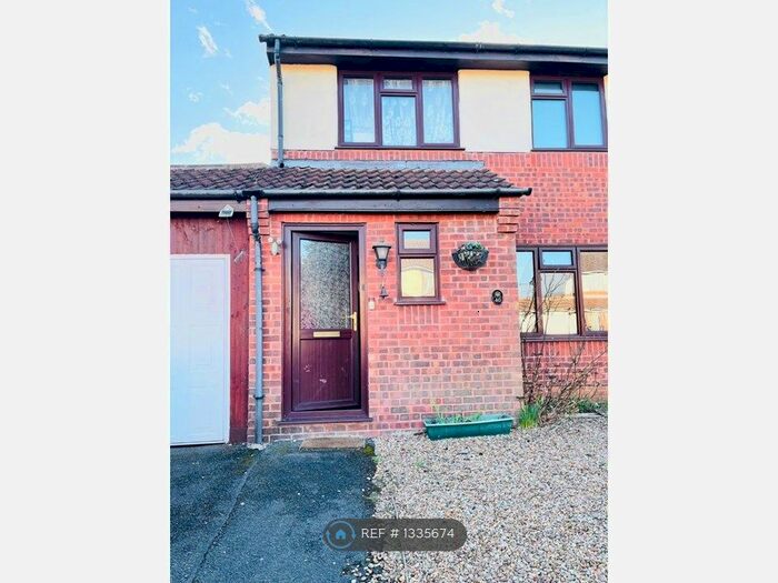 3 Bedroom Semi-Detached House To Rent In Hepleswell, Two Mile Ash, Milton Keynes, MK8