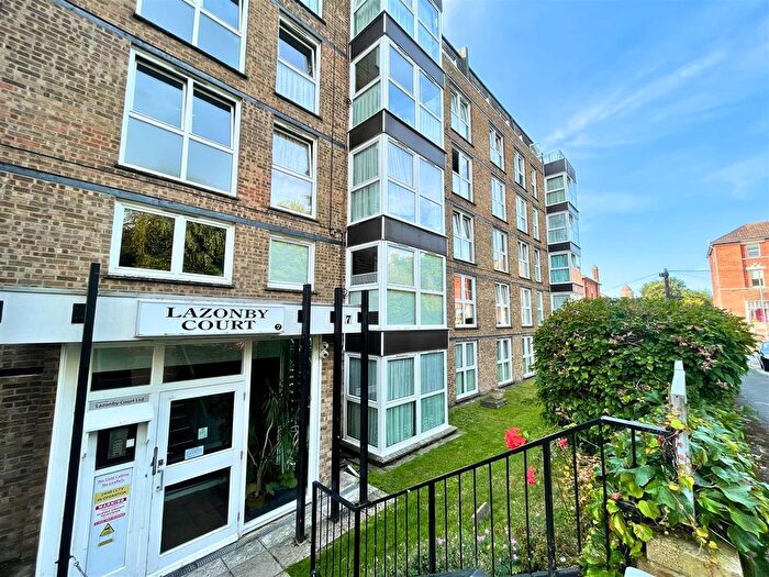 2 Bedroom Flat To Rent In Cumberland Gardens, St. Leonards-On-Sea, TN38