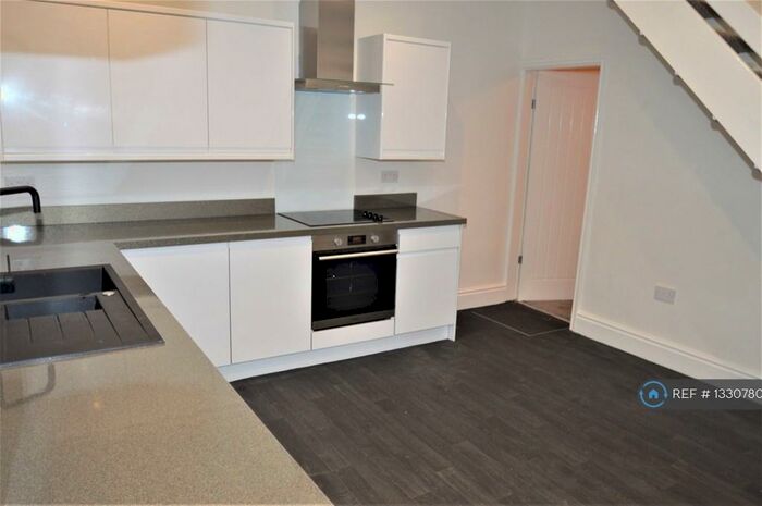 2 Bedroom Terraced House To Rent In Lumn Road, Hyde, SK14