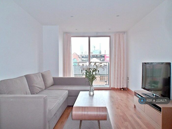2 Bedroom Flat To Rent In Frances Wharf, London, E14