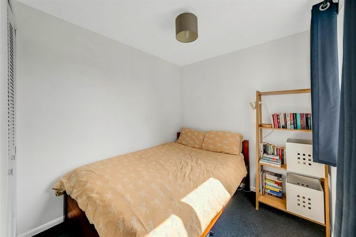 1 Bedroom Flat For Sale In Higham Station Avenue, London, E4