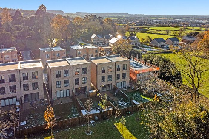 5 Bedroom Semi-Detached House For Sale In Mary King Close, Standish, GL10