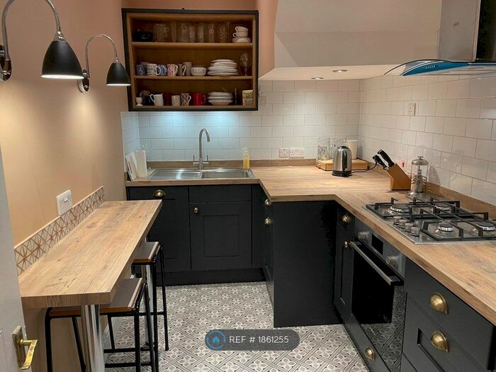 2 Bedroom Flat To Rent In Blackmans Yard, London, E2