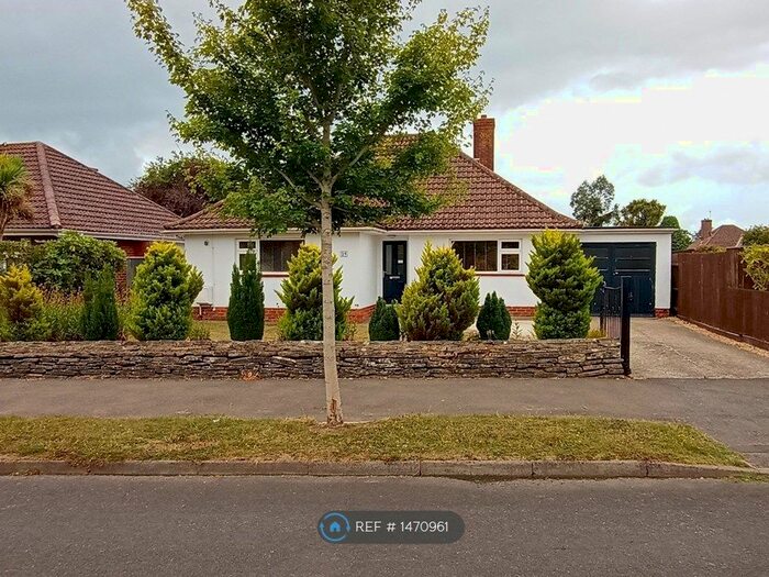 2 Bedroom Bungalow To Rent In Crossmead Avenue, New Milton, BH25