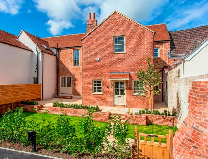 4 Bedroom Property To Rent In Alfred Street, Westbury, BA13