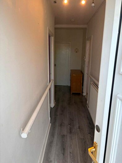 2 Bedroom Flat To Rent In Academy Street, Sandyhills, G32