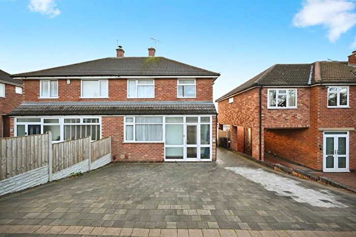 3 Bedroom Semi Detached House For Sale In Everest Road, Rugby, CV22