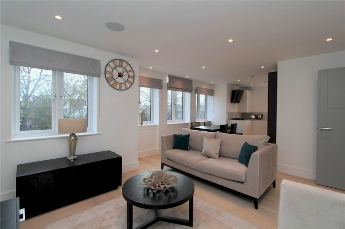 3 Bedroom Flat To Rent In Walpole Court, Ealing Broadway, London, W5