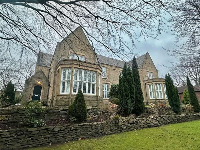 2 Bedroom Flat To Rent In Dudley Road, Manchester, M16