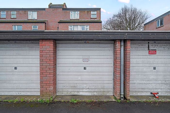 2 Bedroom Flat For Sale In Fourgates Road, Dorchester, DT1