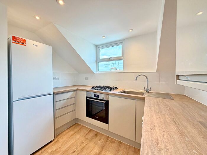 1 Bedroom Flat To Rent In Station Road, London, N3