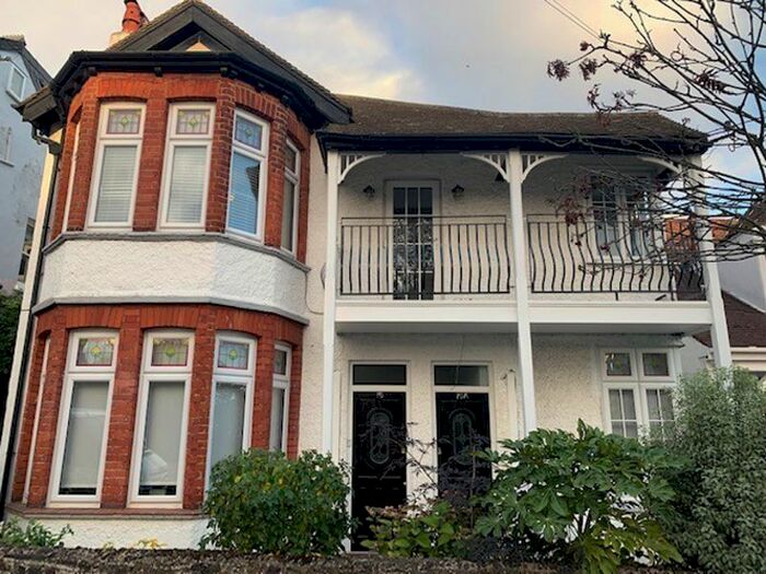 2 Bedroom Flat To Rent In Beach Avenue, Leigh-On-Sea, SS9