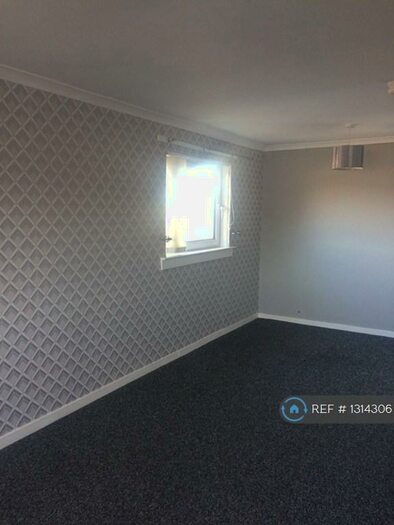 2 Bedroom Flat To Rent In Glen Moy, Glasgow, G74