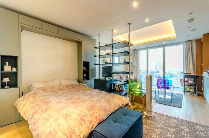 Studio To Rent In Cobblestone Square, Wapping, London, E1W