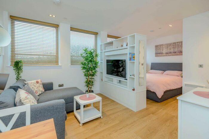 Studio To Rent In High Street, Rickmansworth, WD3