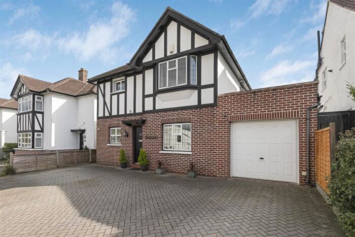 4 Bedroom Detached House For Sale In Bath Road, Keynsham, BS31