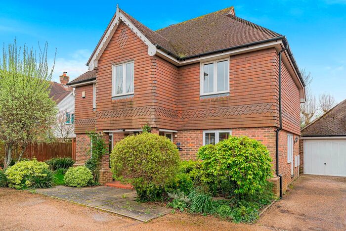 4 Bedroom Detached House For Sale In Shuttle Close, Biddenden, Ashford, Kent, TN27