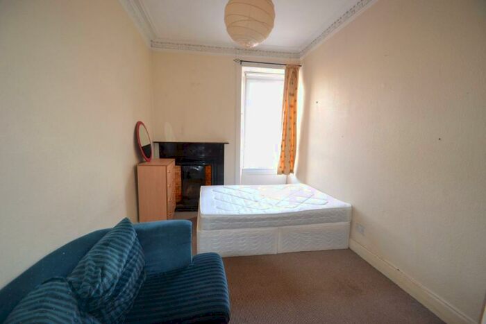 1 Bedroom Flat To Rent In Church Street, G11