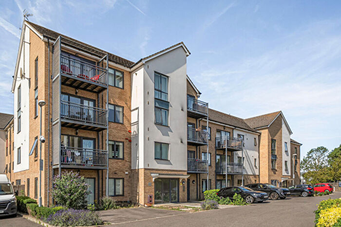 2 Bedroom Flat For Sale In Watson Place, South Norwood, London, SE25
