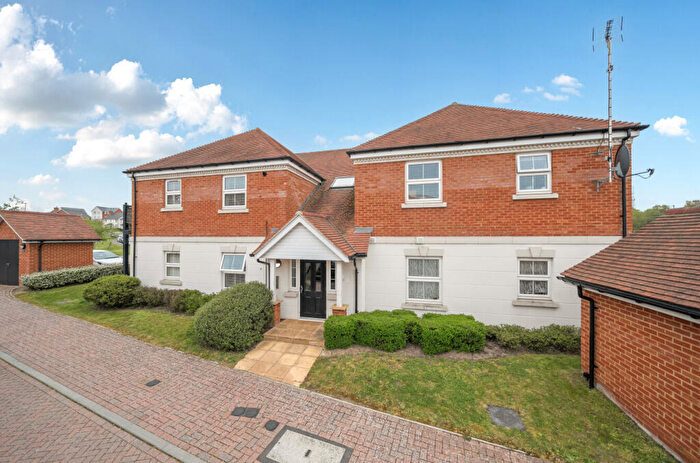 2 Bedroom Apartment For Sale In Kennedy Place, Wokingham, Berkshire, RG40