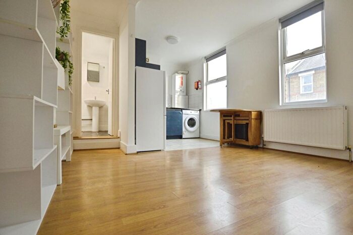 1 Bedroom Property To Rent In High Street, London, E17
