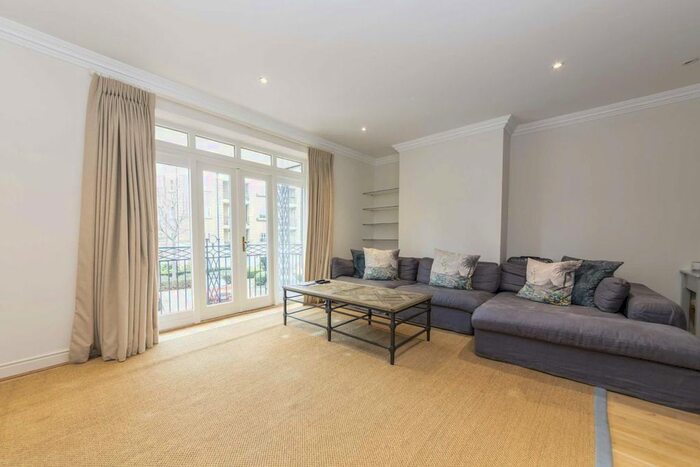 4 Bedroom Property To Rent In Trinity Church Road, London, SW13