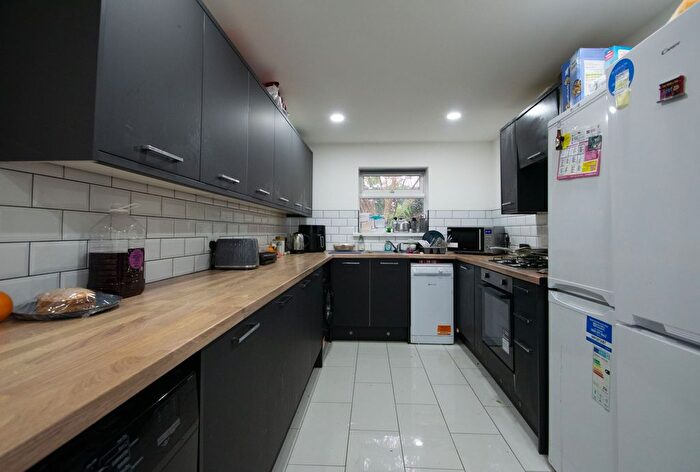 6 Bedroom Terraced House To Rent In Woodville Road, Cathays, CF24