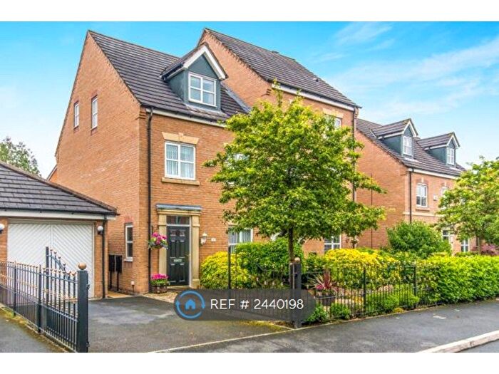 3 Bedroom Semi-Detached House To Rent In Lawnhurst Avenue, Manchester, M23