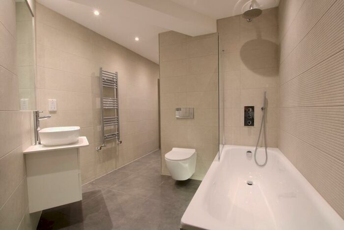 2 Bedroom Apartment To Rent In Junction Road, Burgess Hill, RH15