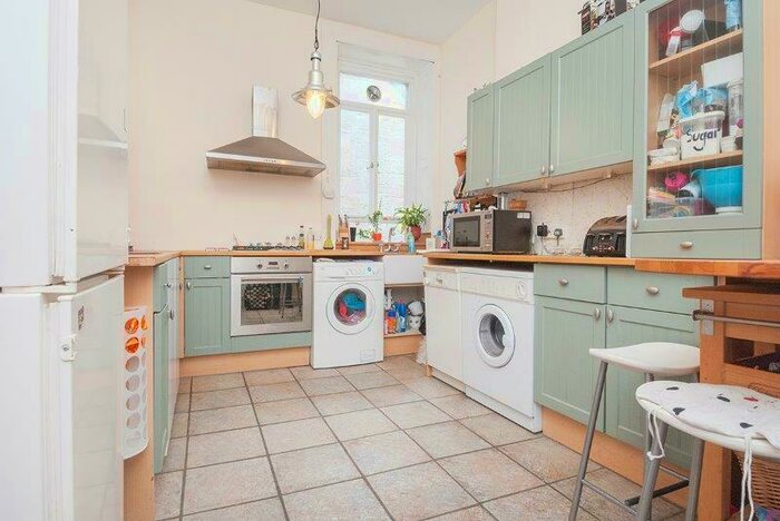 4 Bedroom Flat To Rent In Sciennes Road Edinburgh United Kingdom, EH9