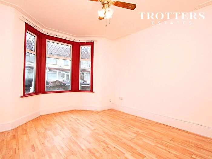 4 Bedroom Terraced House To Rent In Hickling Road, Ilford, IG1