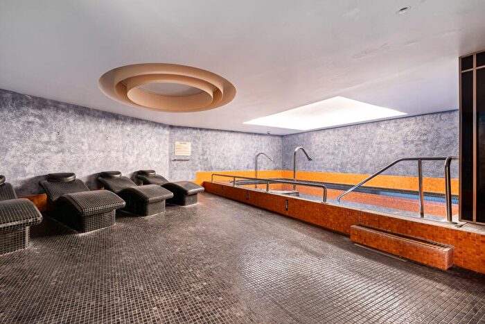 2 Bedroom Apartment To Rent In Eagle Point, City Road, London, EC1V