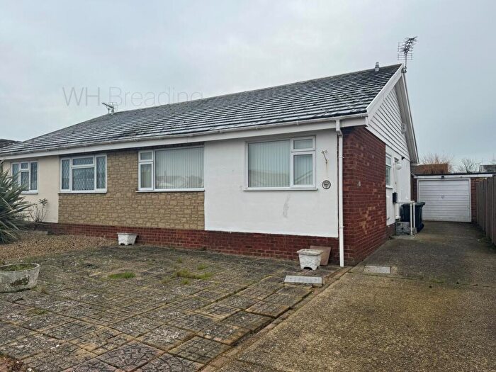 2 Bedroom Bungalow To Rent In Chanctonbury Chase, Seasalter, CT5