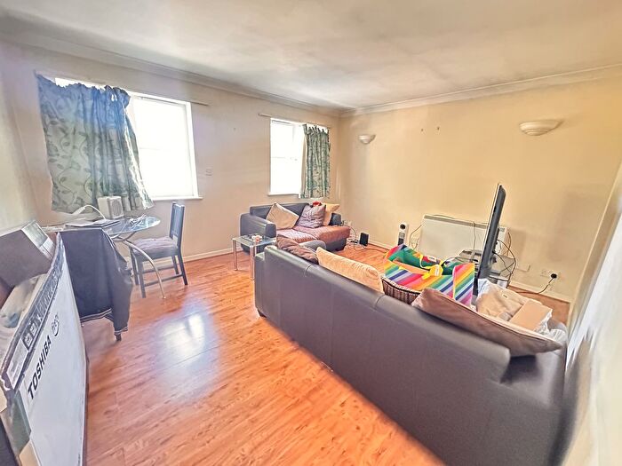 1 Bedroom Flat To Rent In London Road, Isleworth, TW7
