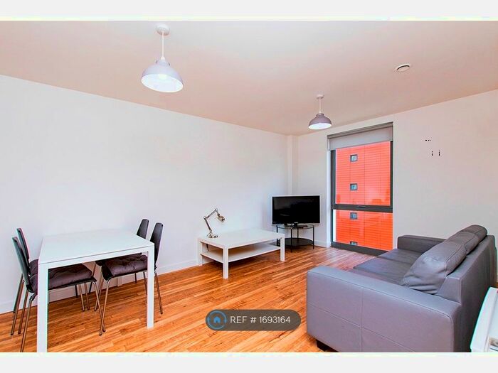 2 Bedroom Flat To Rent In Plaza Boulevard, Liverpool, L8